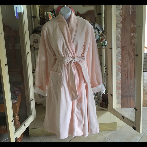 EDDIE BAUER PALE PINK WHITE TRIM BLANKET SOFT ROBE - Picture 1 of 4